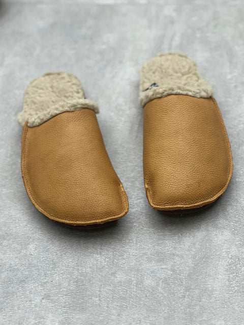 Women Vintage Winter Leather Fleece-lined Flat Slippers