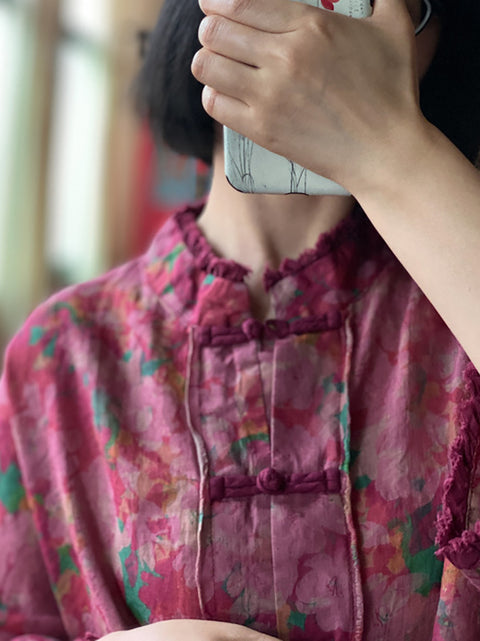 Camisa feminina vintage com botões e borda crua de linho